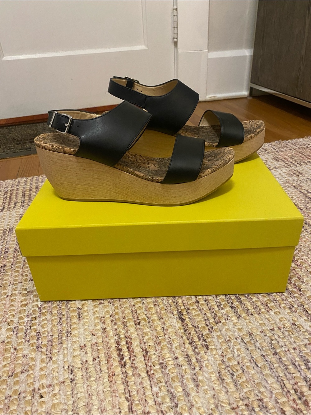 Sydney Brown Platform Sandal Black Sz 39